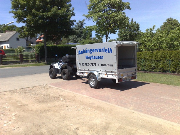 Quad und Hänger unterwegs nach...